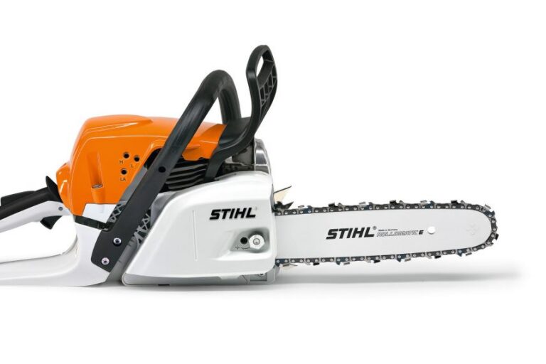 STIHL MS 231 C-BE Petrol Chainsaw - 40 cm / 16" Guide Bar