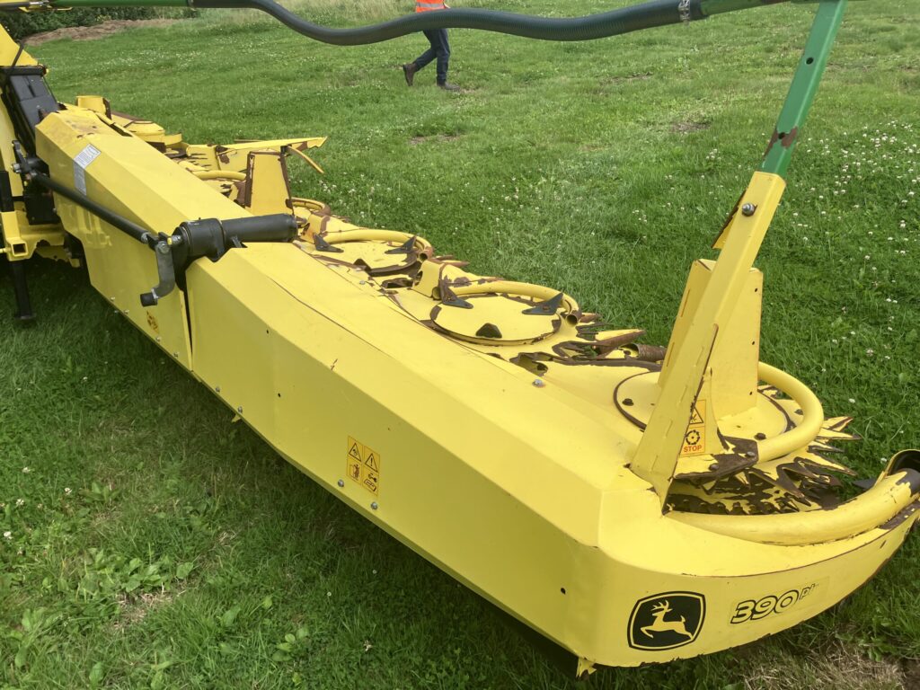 John Deere 390 Plus - Image 10