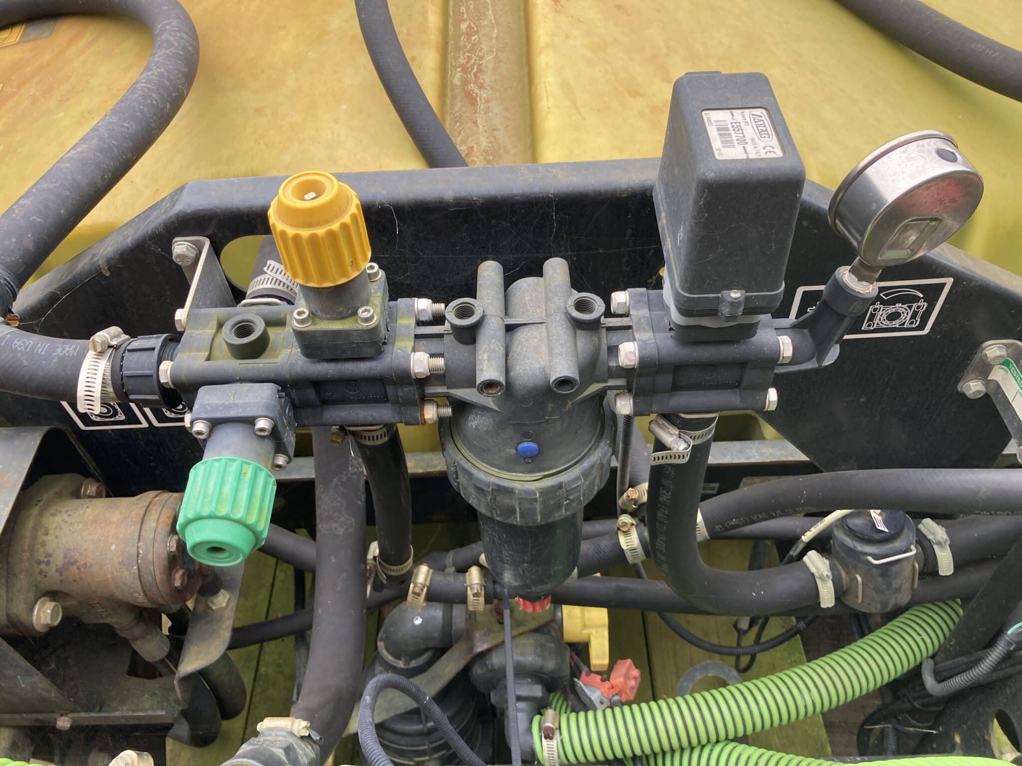 John Deere Hd200 Sprayer For Sale Farmads