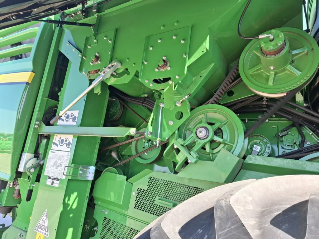 John Deere T670i - Image 16