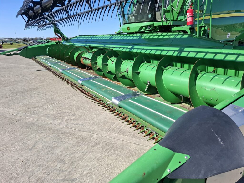 John Deere T670i - Image 10