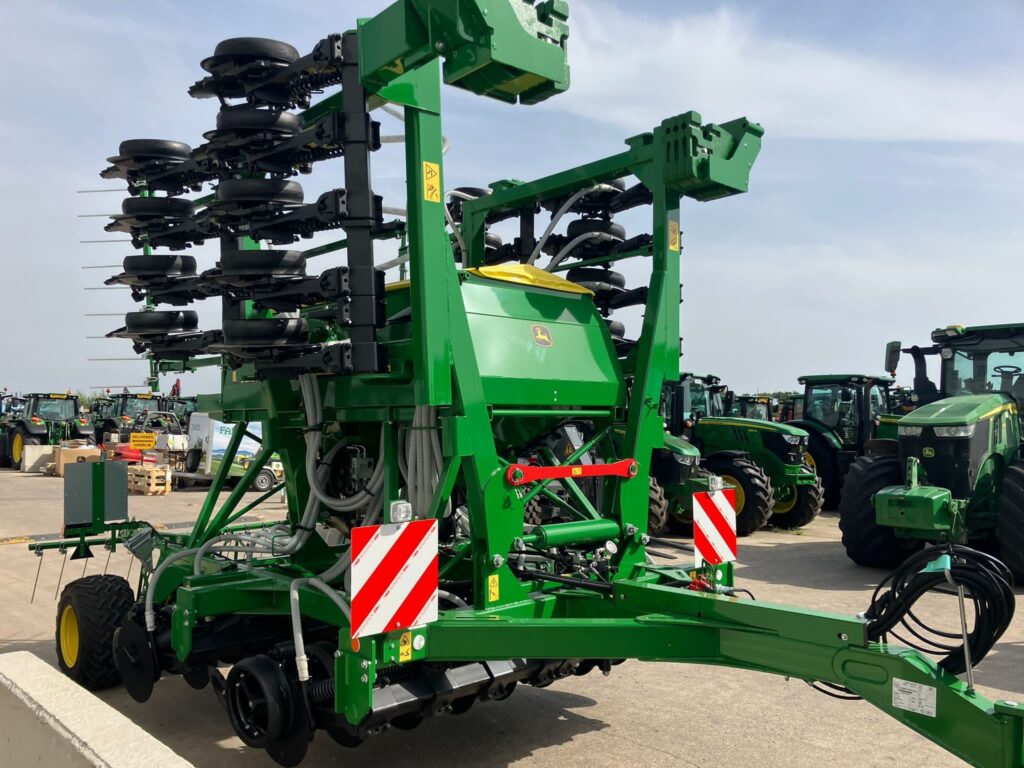 John Deere 750A - Image 9