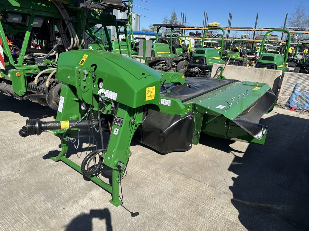 John Deere 331
