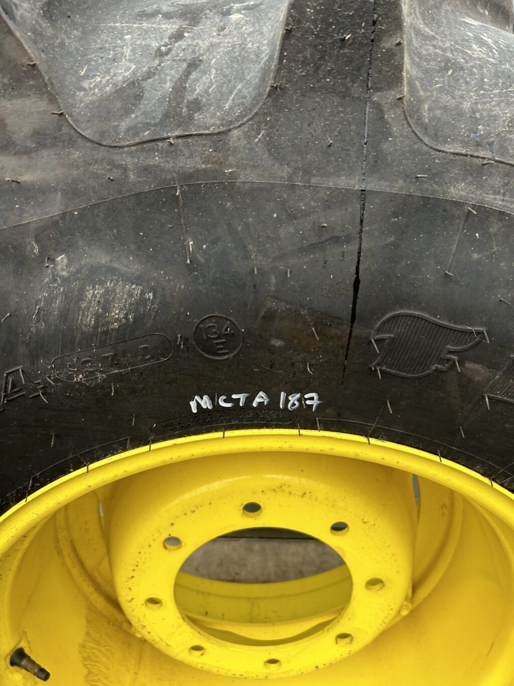 Firestone Performer 85 Extra 420/85X24 On Rims - Image 5