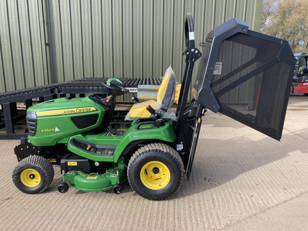 John Deere X950R ride on mower - Image 8