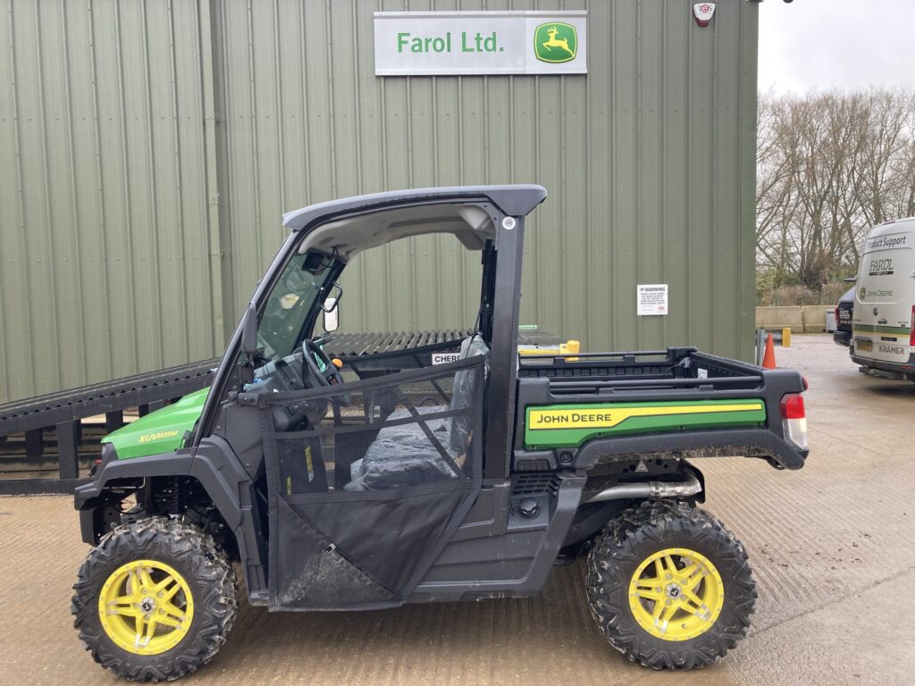 John Deere XUV835M Gator - Image 2