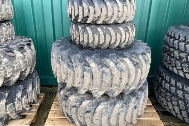 John Deere wheel and Industrial tyre set