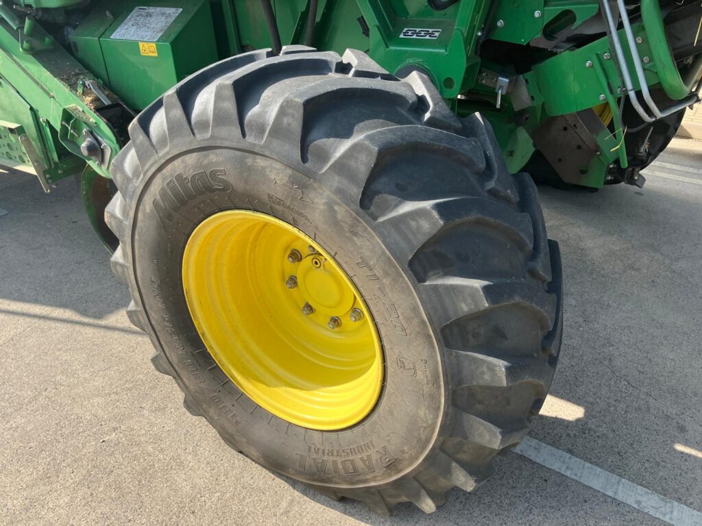 John Deere T560i HM - Image 12