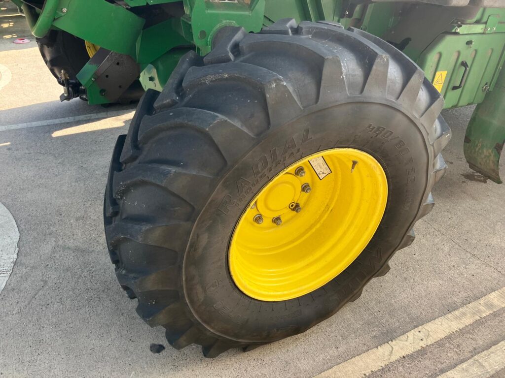 John Deere T560i HM - Image 17