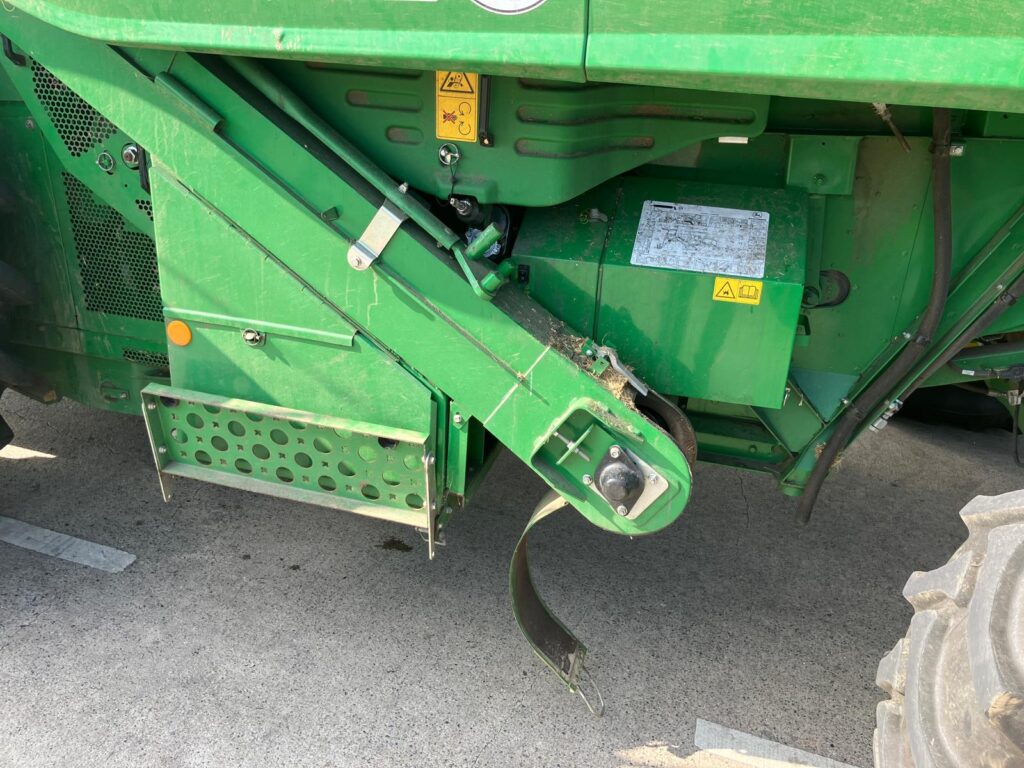 John Deere T560i HM - Image 29