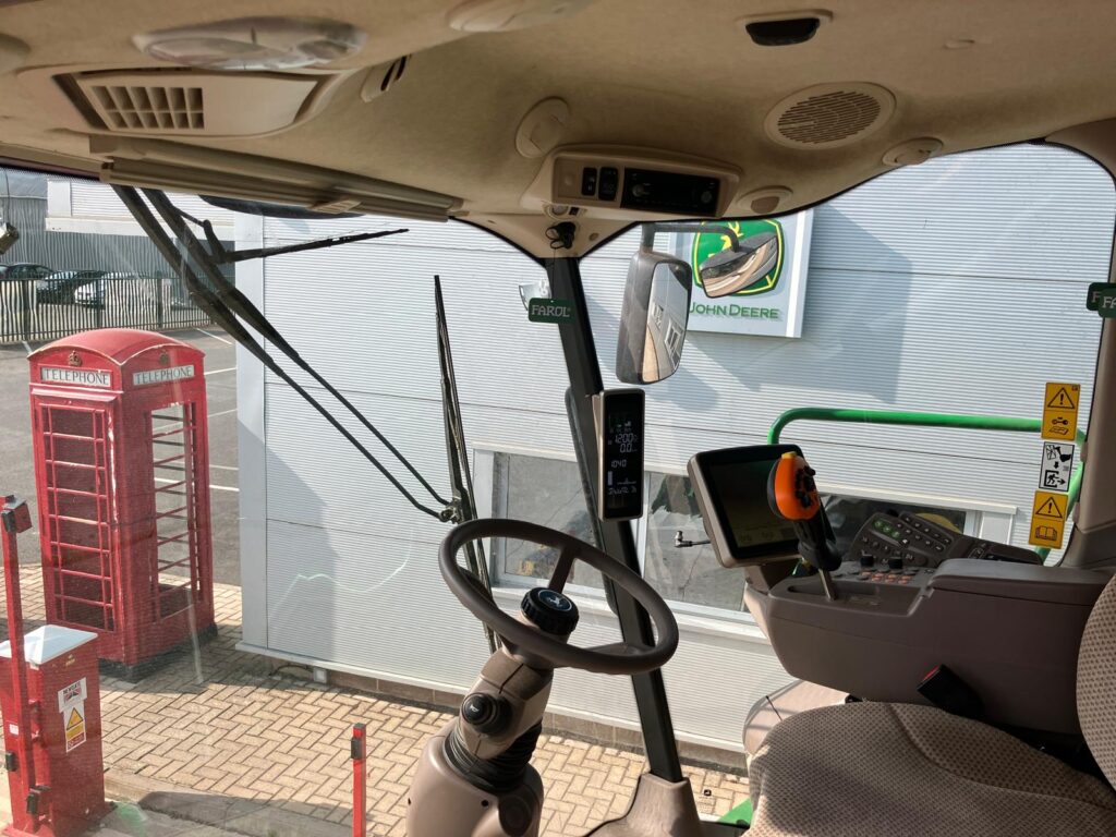 John Deere T560i HM - Image 34