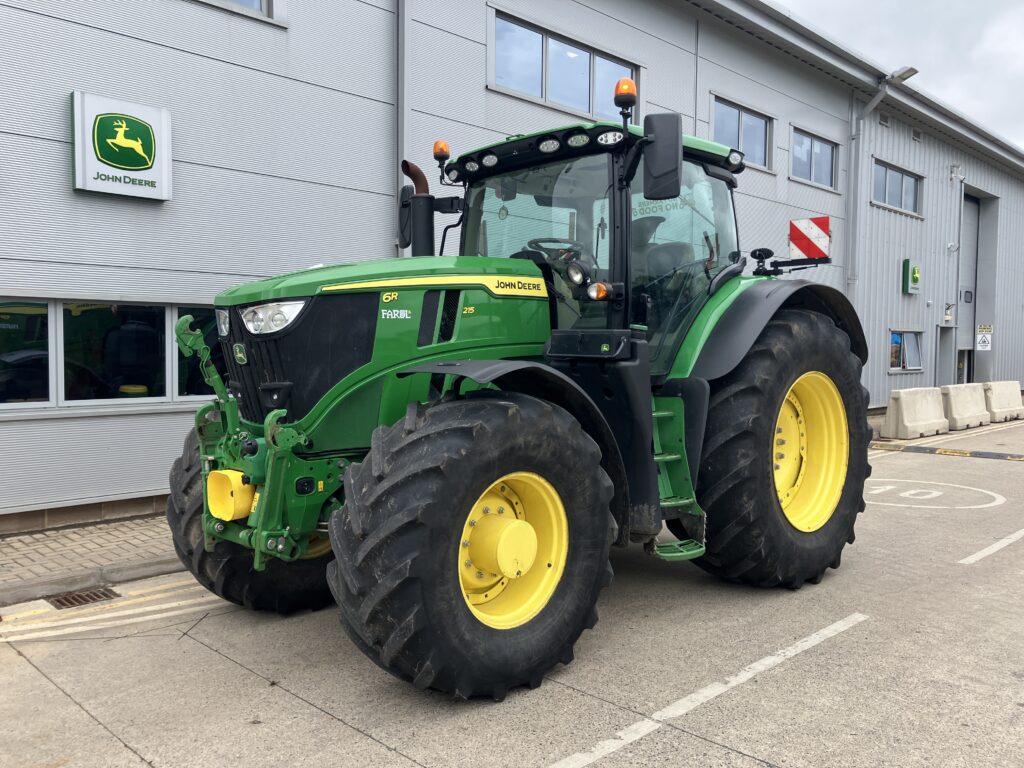 John Deere 6R 215