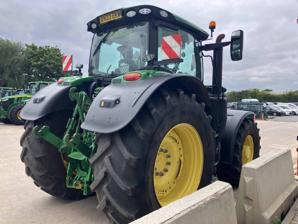 John Deere 6R 215 - Image 5