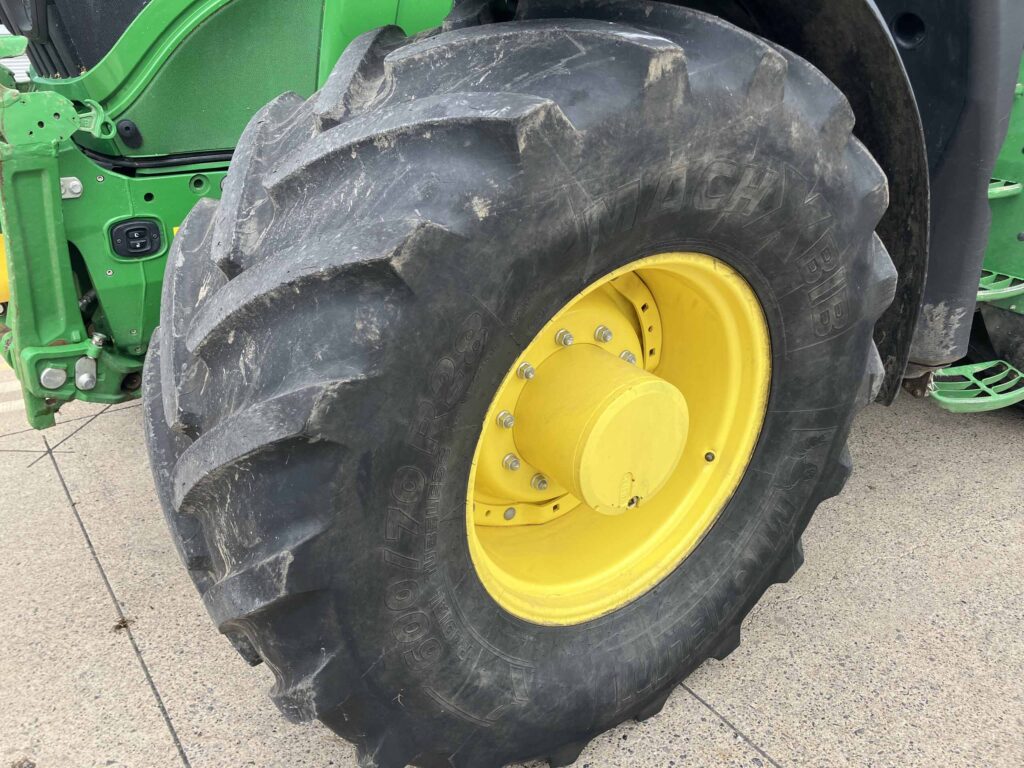John Deere 6R 215 - Image 8