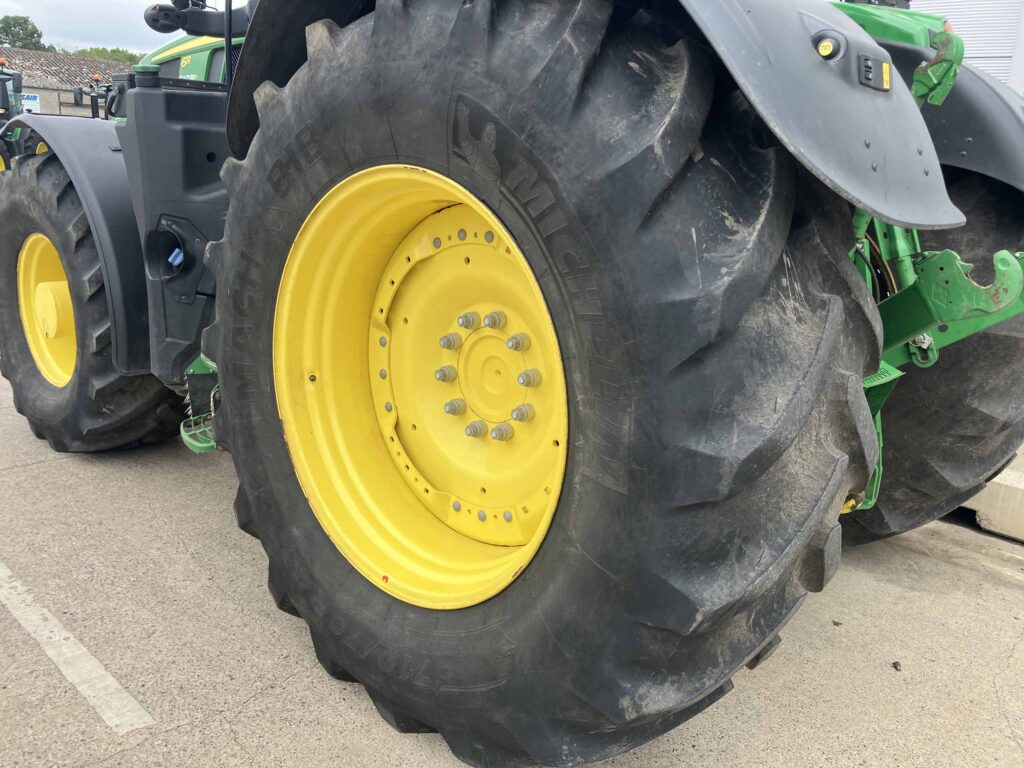 John Deere 6R 215 - Image 11