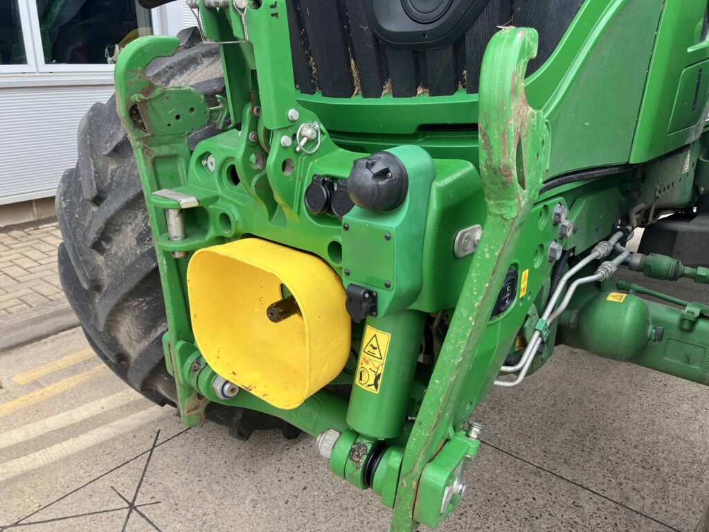 John Deere 6R 215 - Image 18