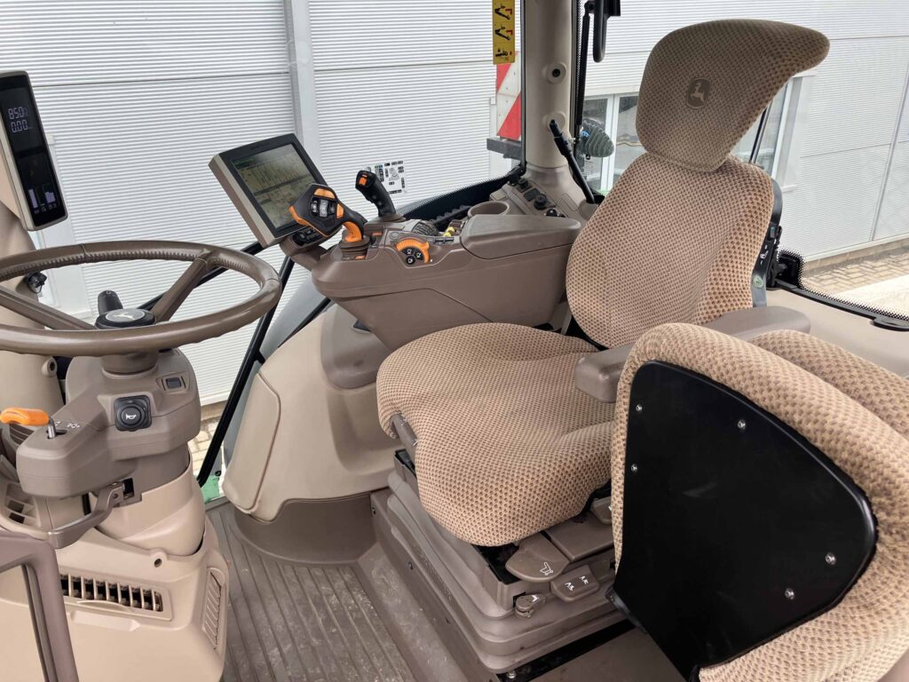 John Deere 6R 215 - Image 19