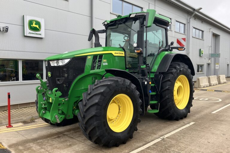John Deere 7R 310