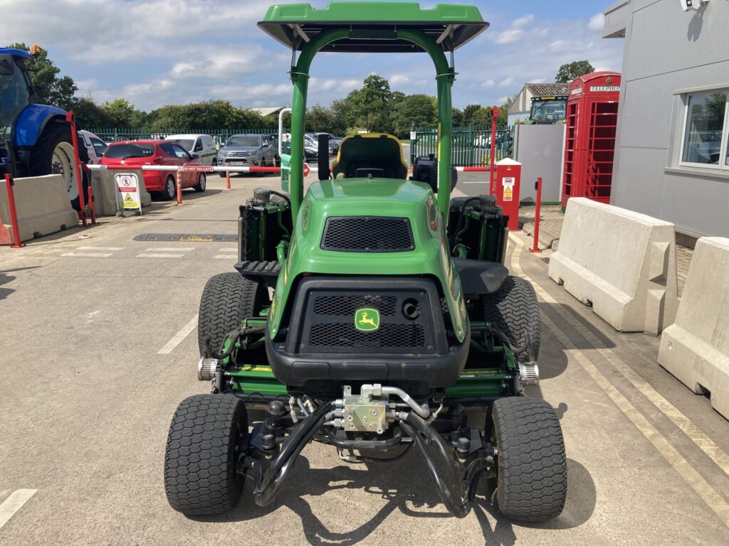 John Deere 7500AE fairway mower - Image 4