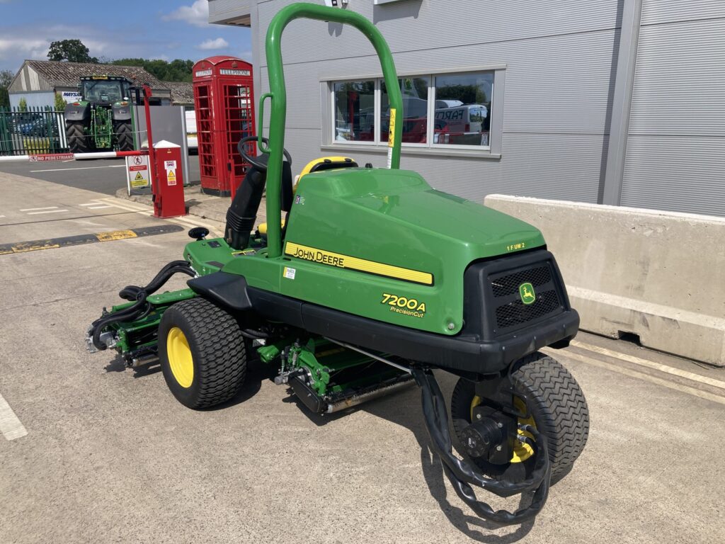 John Deere 7200A utility mower - Image 3