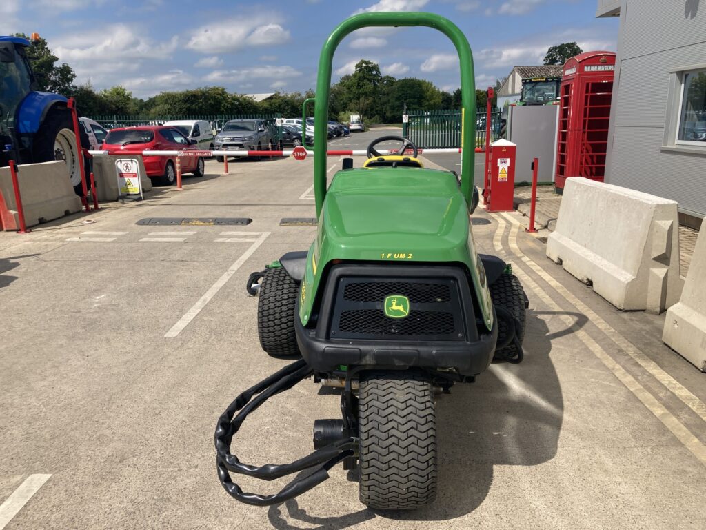 John Deere 7200A utility mower - Image 4