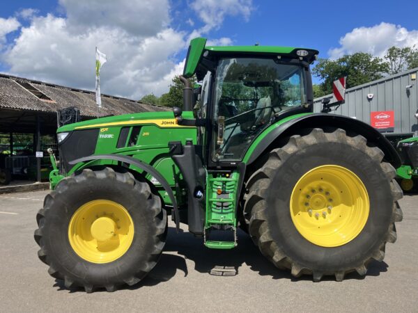 John Deere 6R 215 - Image 2