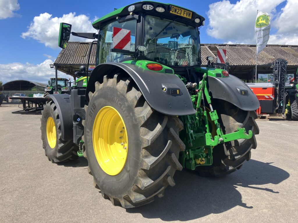 John Deere 6R 215 - Image 3