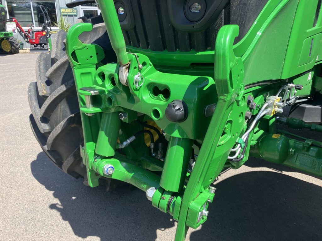 John Deere 6R 215 - Image 9