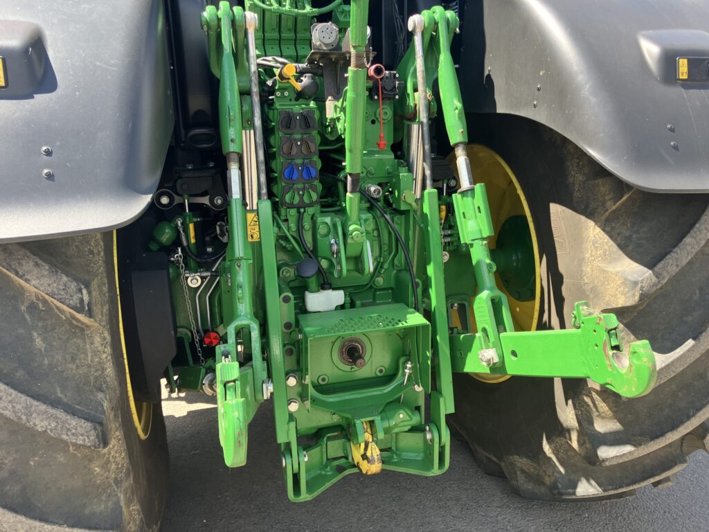 John Deere 6R 215 - Image 16