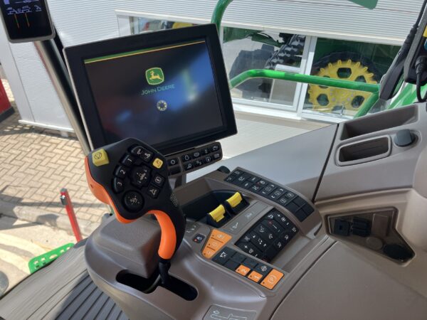 John Deere S780 - Image 31