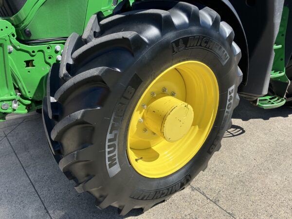 John Deere 6215R - Image 9