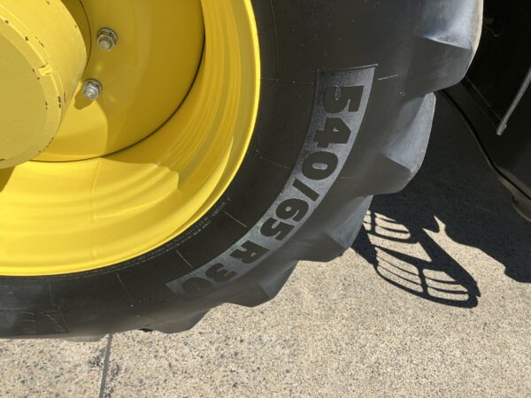 John Deere 6215R - Image 11