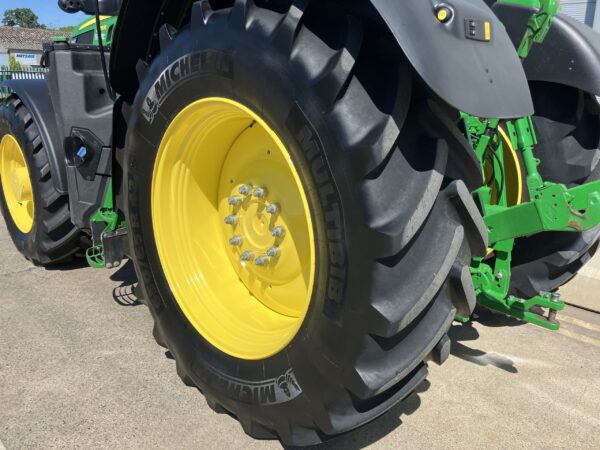 John Deere 6215R - Image 13