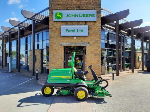John Deere 7400A utility triple pod rotary mower - Image 2