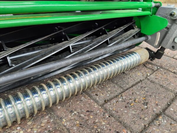 John Deere 220SL walk behind greens mower - Image 7