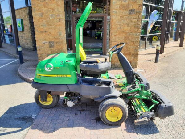 John Deere 2500EH greens triple mower - Image 6