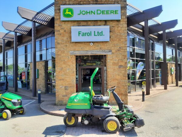 John Deere 2500EH greens triple mower - Image 2