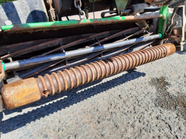 John Deere 2500EH greens triple mower - Image 10