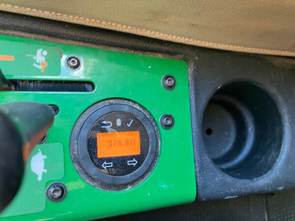 John Deere 1585 out front mower - Image 6