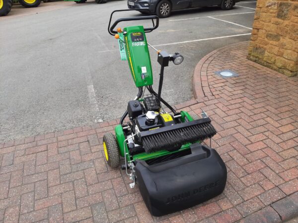John Deere 220SL walk behind greens mower - Image 4