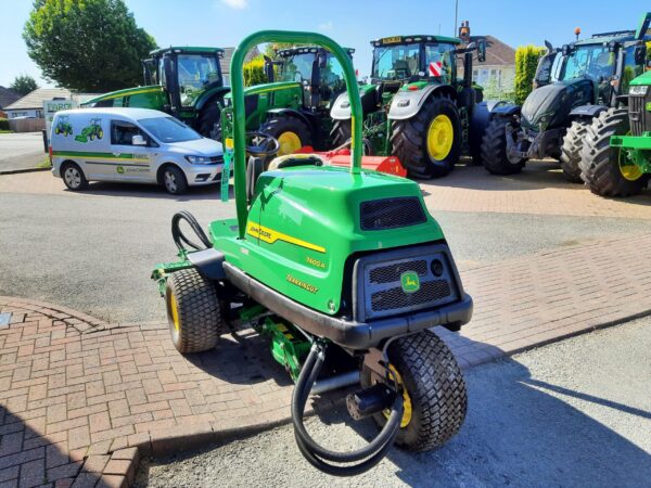 John Deere 7400A utility triple pod rotary mower - Image 3