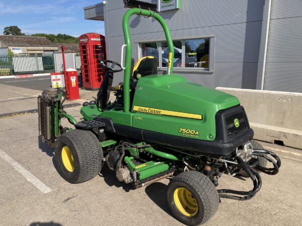 John Deere 7500AE Fairway Mower - Image 3