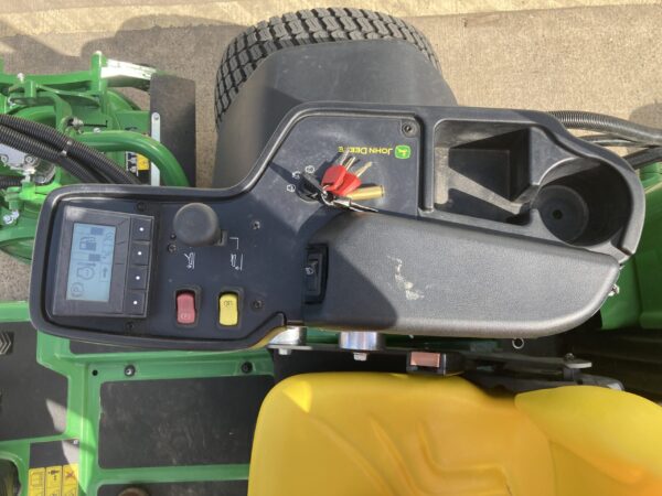 John Deere 8800A 5 pod rotary mower - Image 9