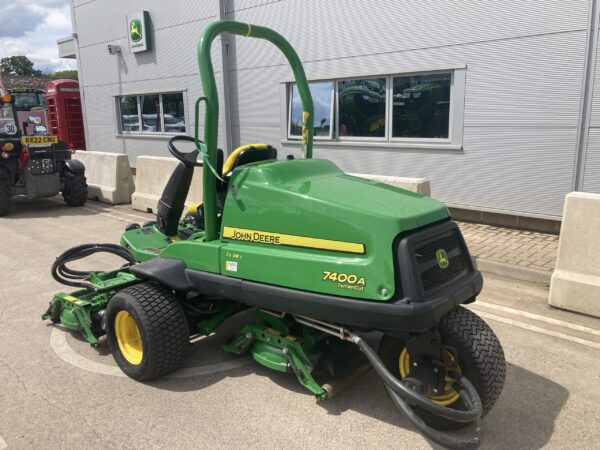 JD 7400A triple rotary mower - Image 3