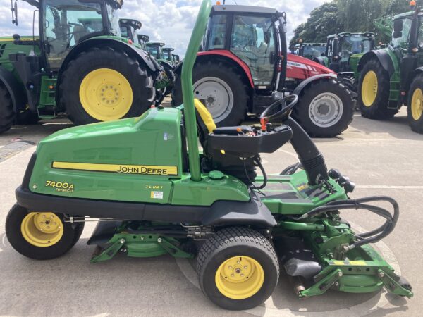 JD 7400A triple rotary mower - Image 6