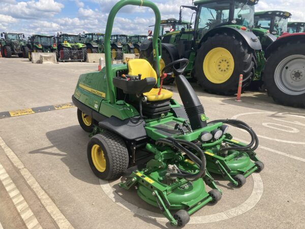 JD 7400A triple rotary mower - Image 7