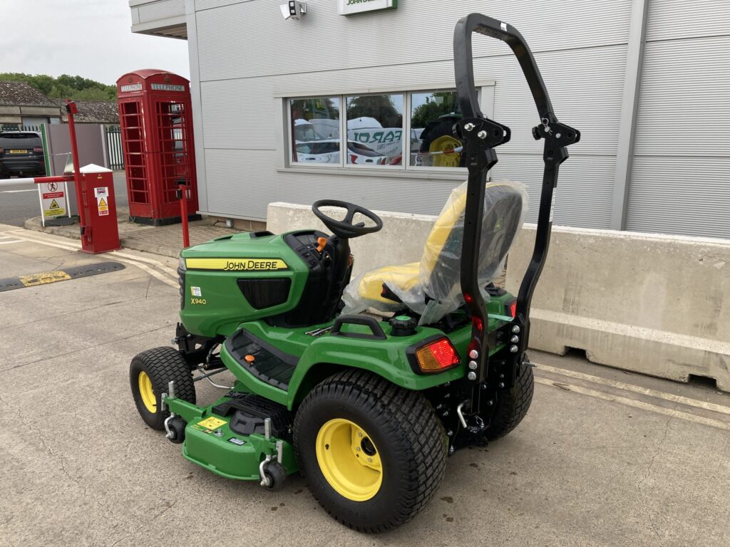 John Deere X940 ride on rotary mower - Image 3