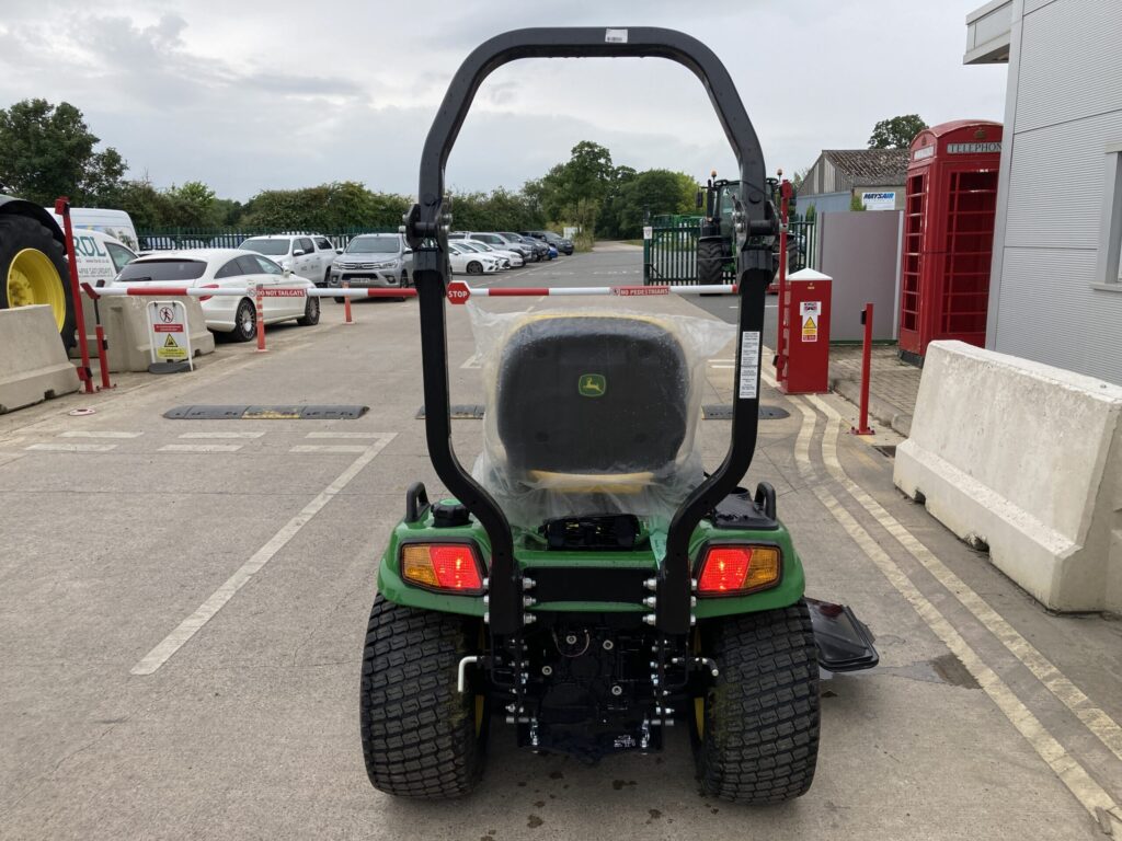 John Deere X940 ride on rotary mower - Image 4