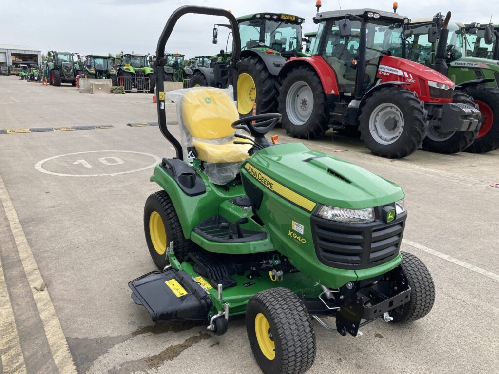 John Deere X940 ride on rotary mower - Image 7