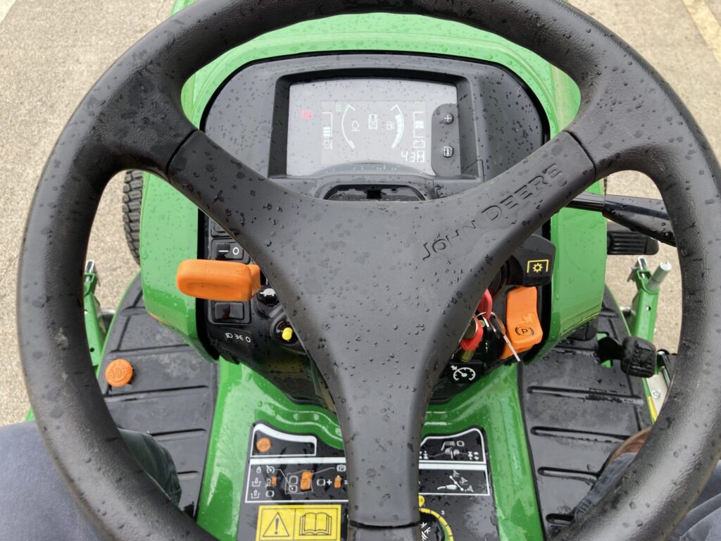 John Deere X940 ride on rotary mower - Image 11